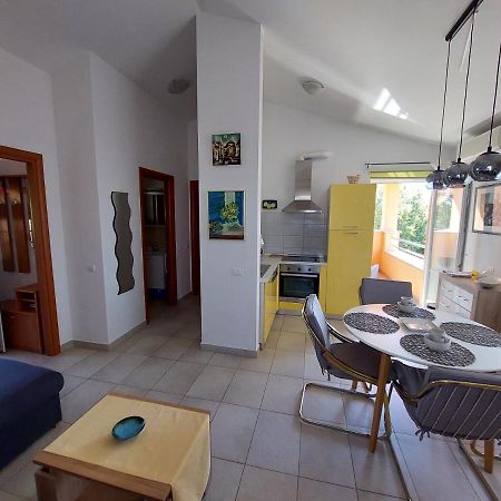 Lana Apartment Fazana Bagian luar foto