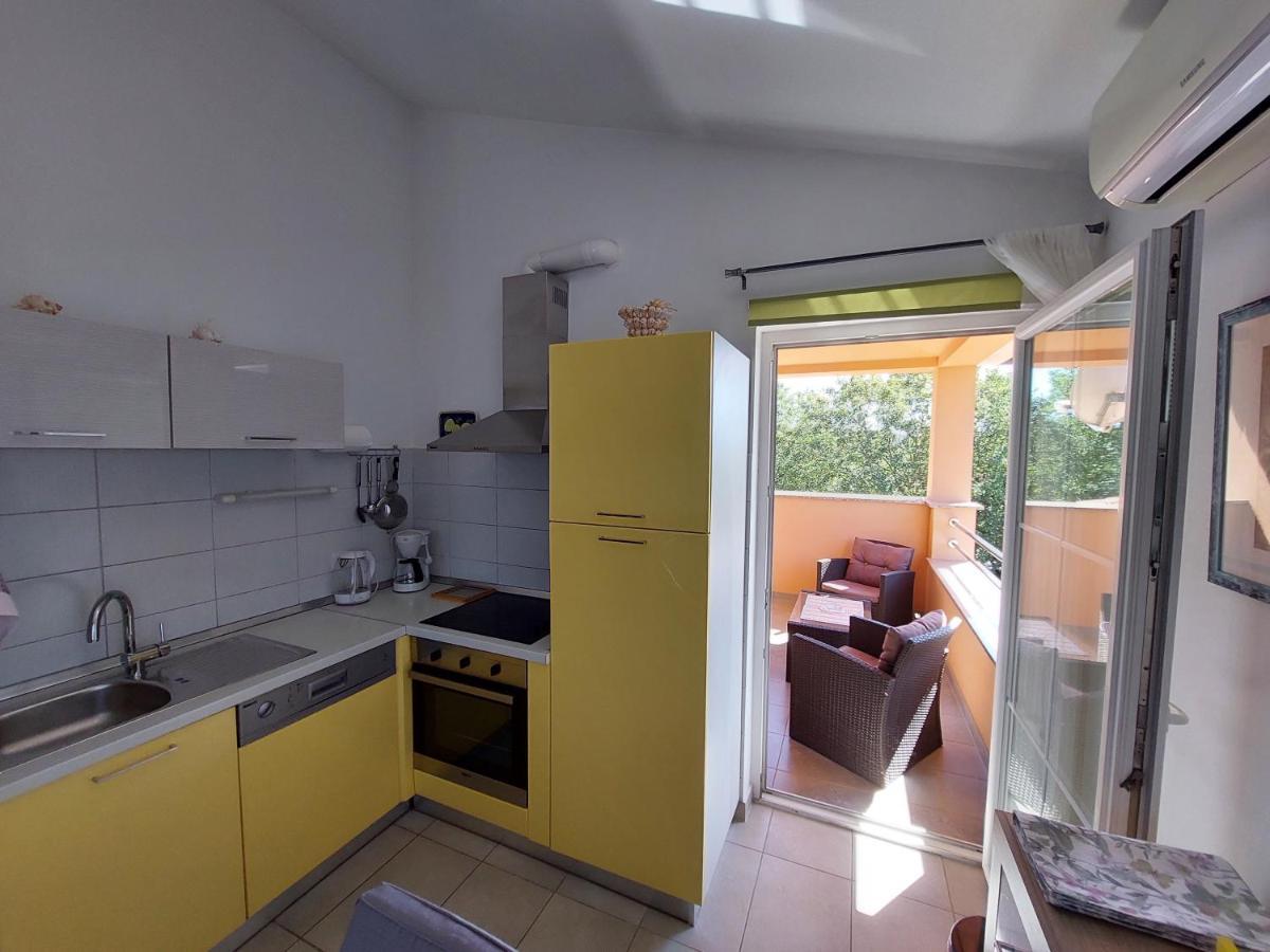 Lana Apartment Fazana Bagian luar foto