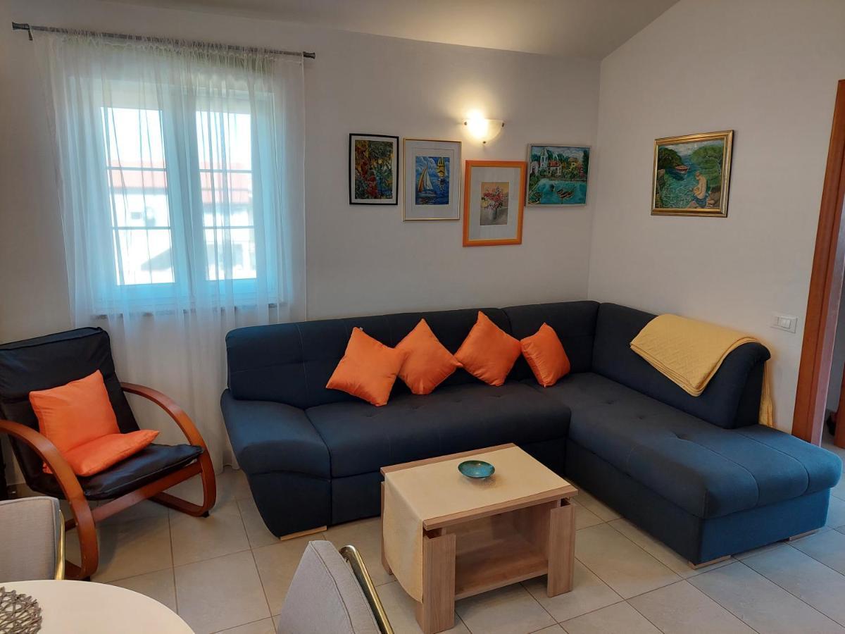 Lana Apartment Fazana Bagian luar foto