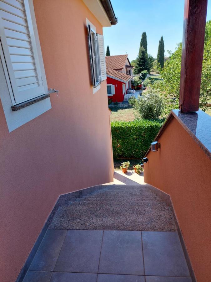 Lana Apartment Fazana Bagian luar foto